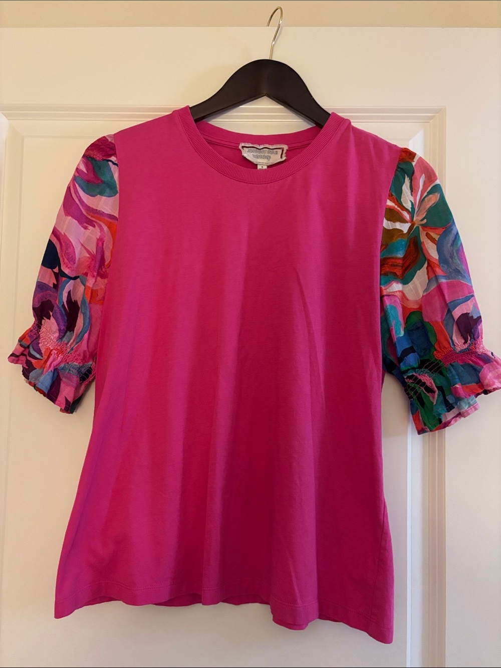 Johnny Was Fuchsia Short Sleeve Tee with Multicolor Puff Sleeves small